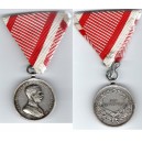 Medaila za statočnosť Der Taoferkeit Ag 31 mm, bielo - červená nová stuha